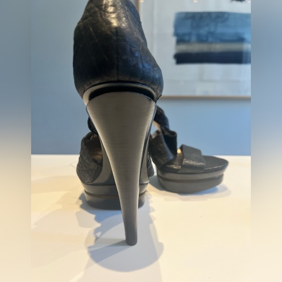 Pelle Moda high platform Stiletto Sandals - Picture 5 of 7